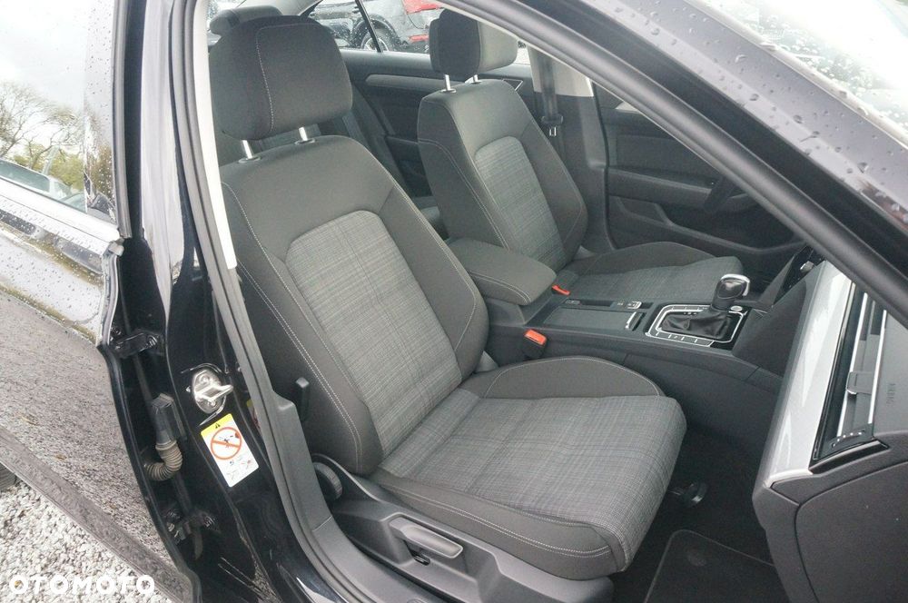 Volkswagen Passat - 29