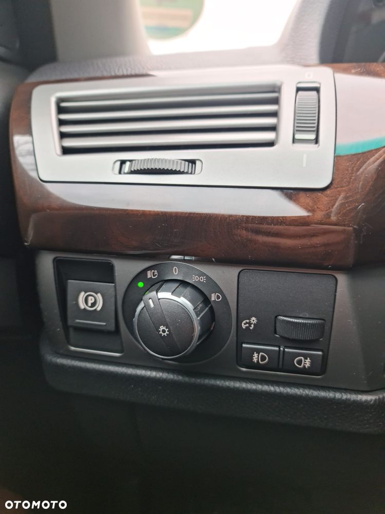 BMW Seria 7 740Li - 11