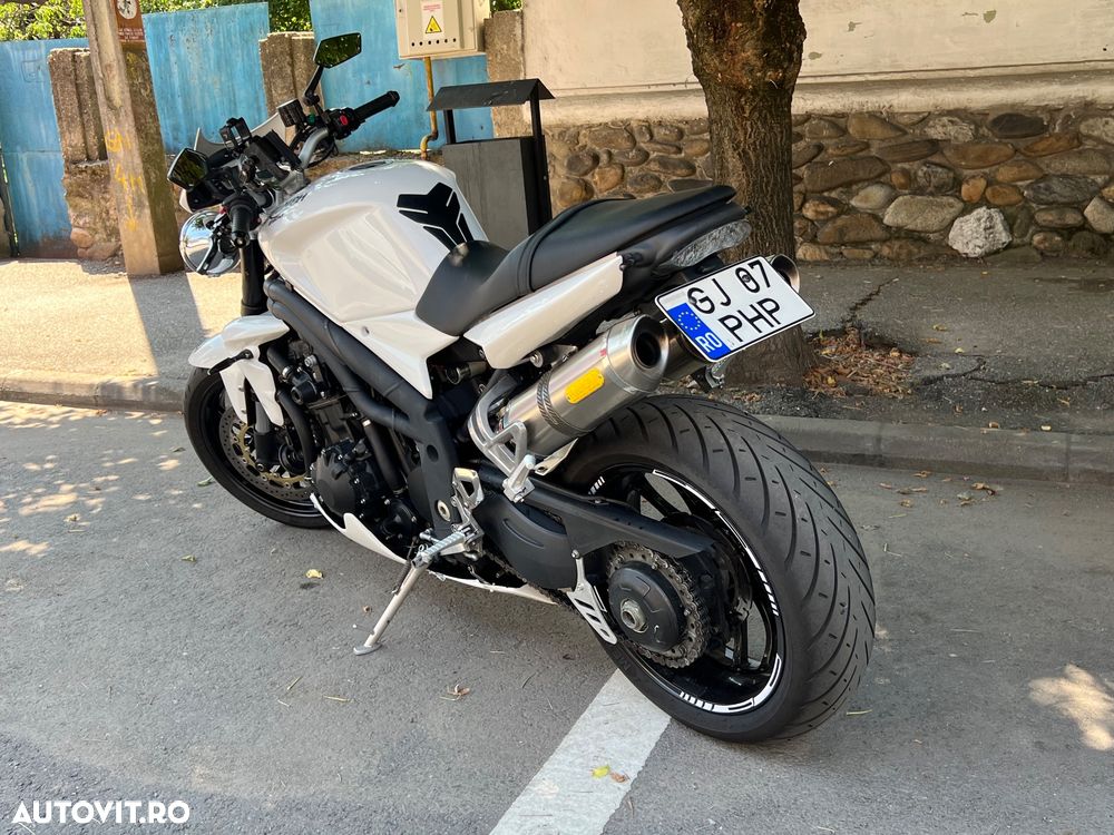 Triumph Speed Triple S - 2