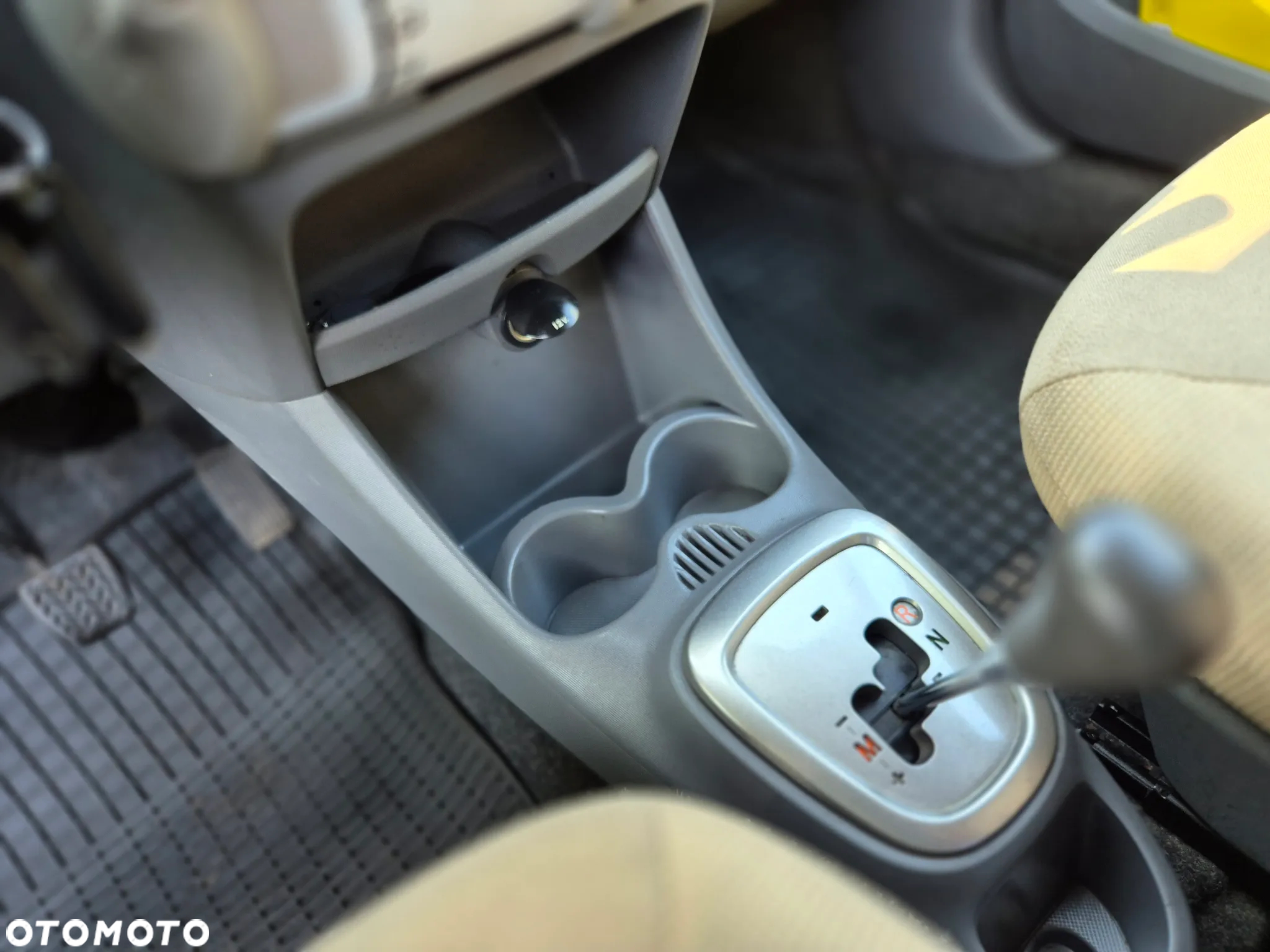Peugeot 107 1.0 Trendy MAP Euro5 - 25