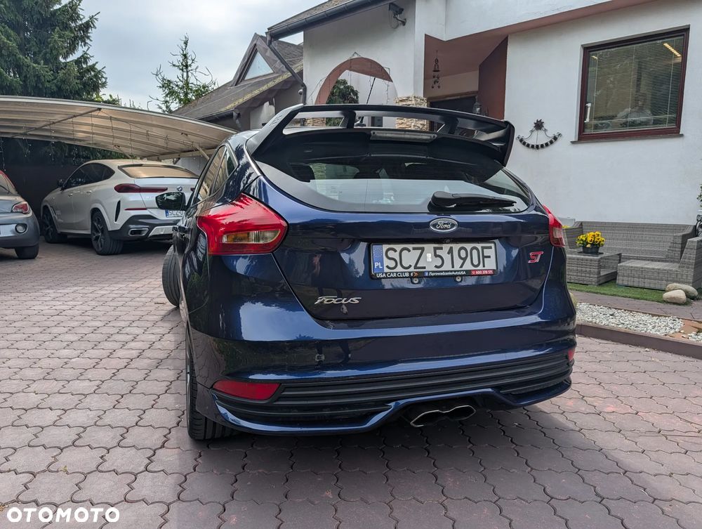 Ford Focus ST - 11