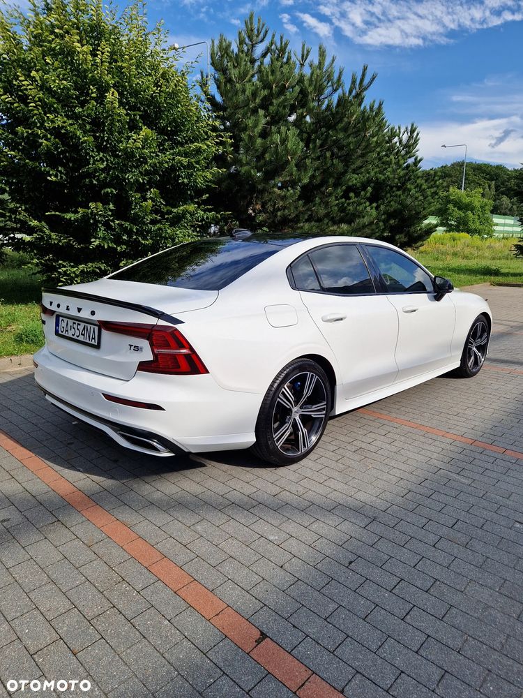 Volvo S60 T5 R-Design - 3