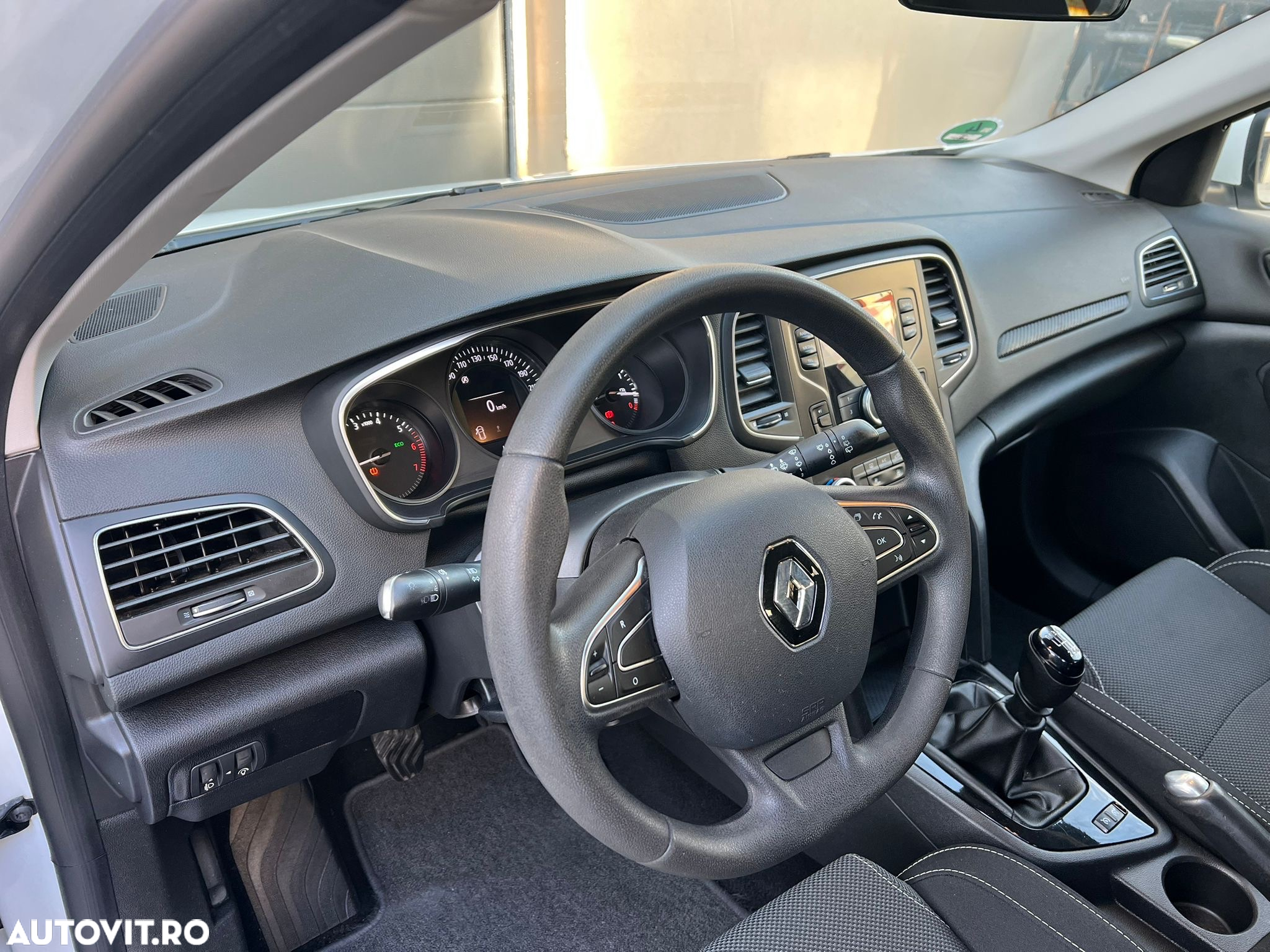 Renault Megane ENERGY TCe Life - 5