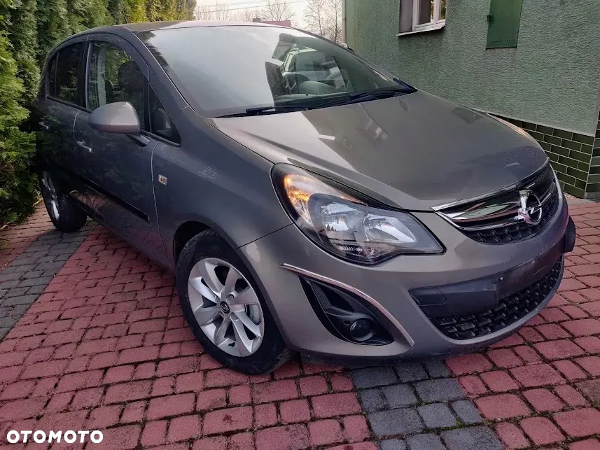 Opel Corsa 1.2 16V Cosmo - 2