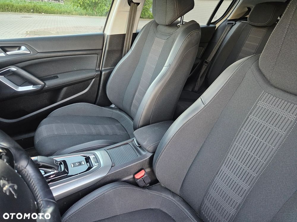 Peugeot 308 1.2 PureTech GPF Allure S&S EAT8 - 16