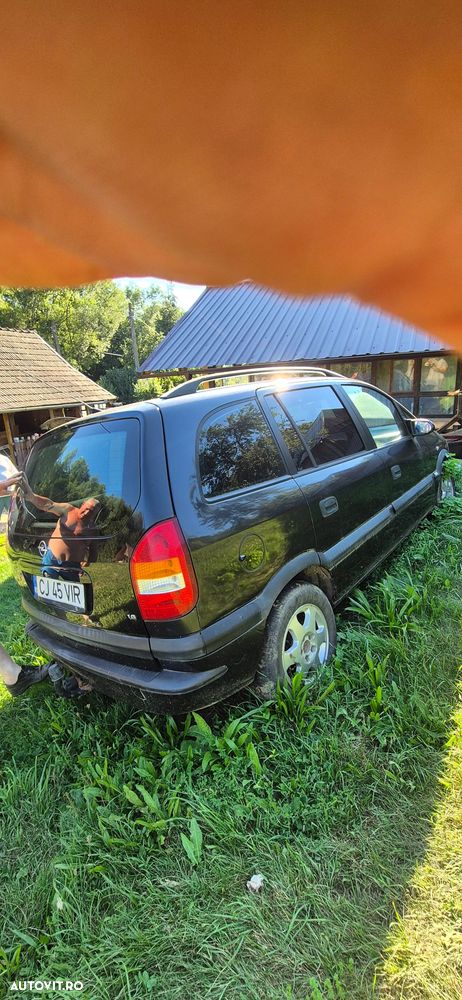 Opel Zafira 1.6 Elegance - 2