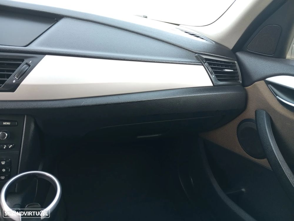 BMW X1 20 d sDrive - 33