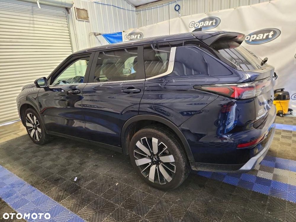 Mitsubishi Outlander - 6