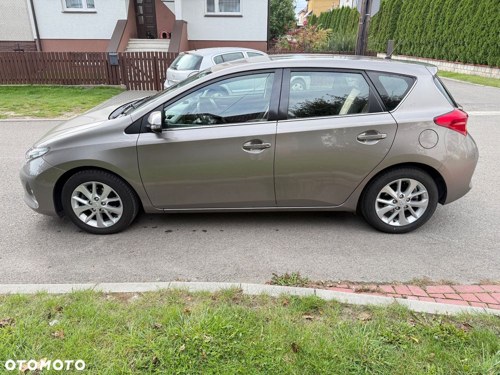 Toyota Auris 1.6 Comfort - 2