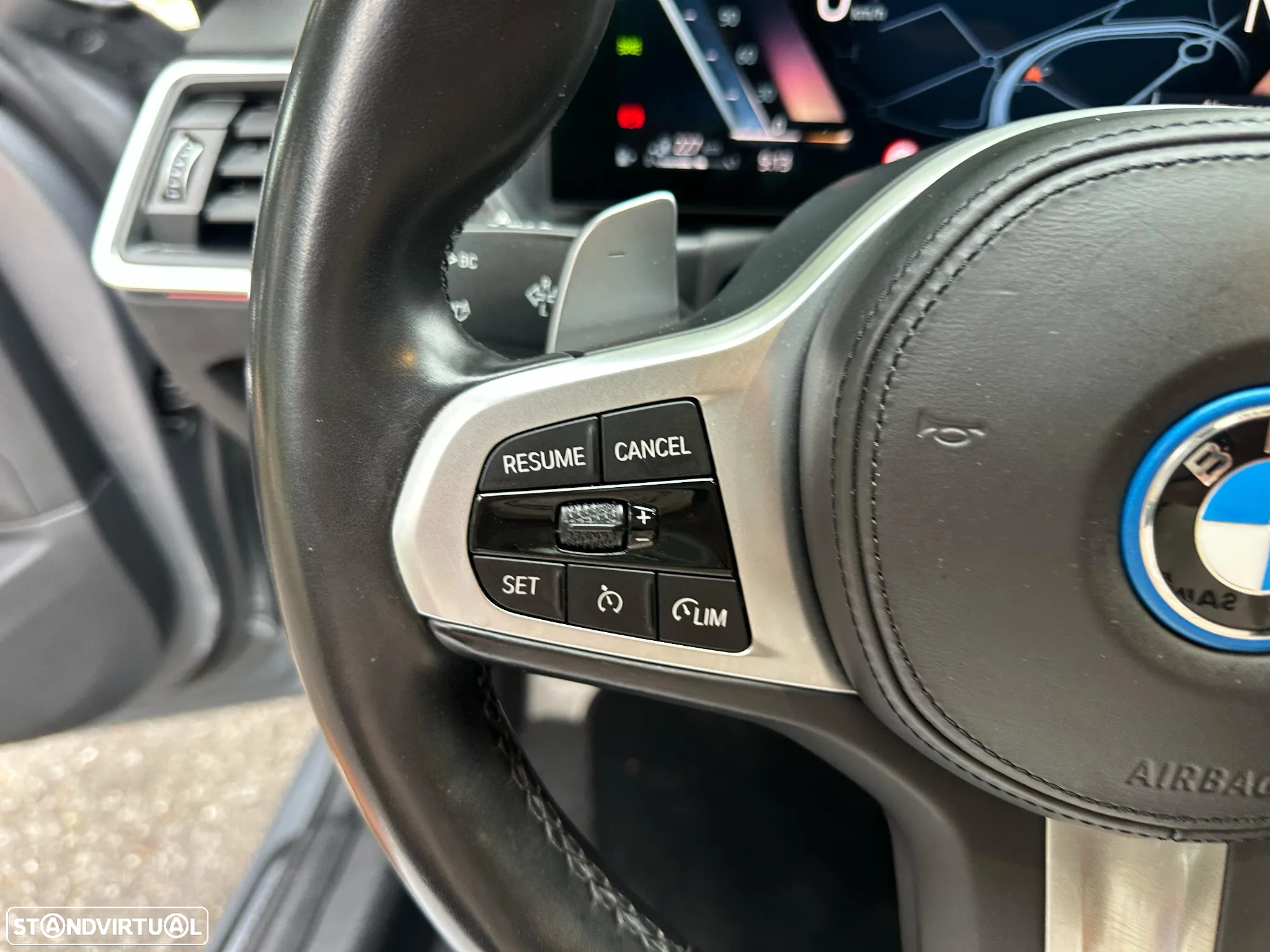 BMW 330 e Touring Pack Desportivo M Auto - 29