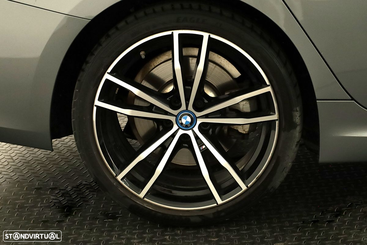 BMW 330 e Touring Pack M Auto - 3