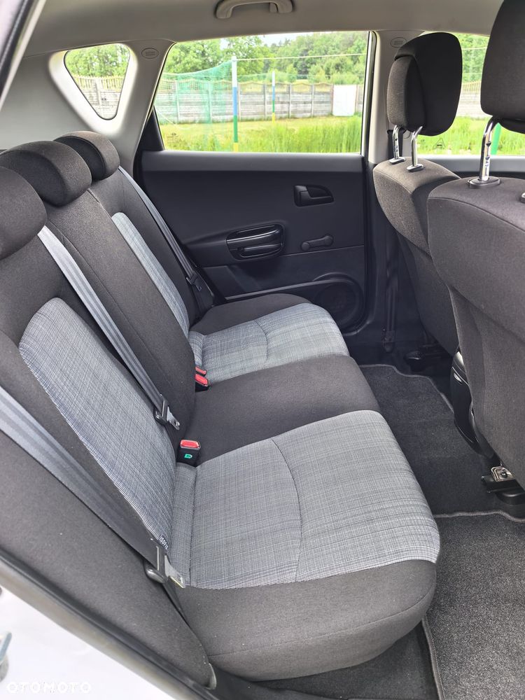 Kia Ceed 1.4 L - 13