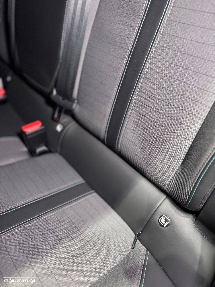 Peugeot 2008 1.2 PureTech Allure Pack - 41