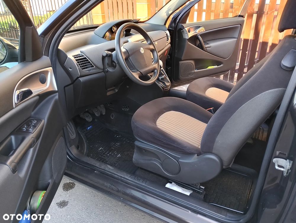Lancia Ypsilon 1.4 16V Class - 2