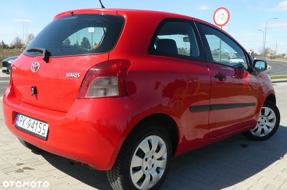 Toyota Yaris - 10
