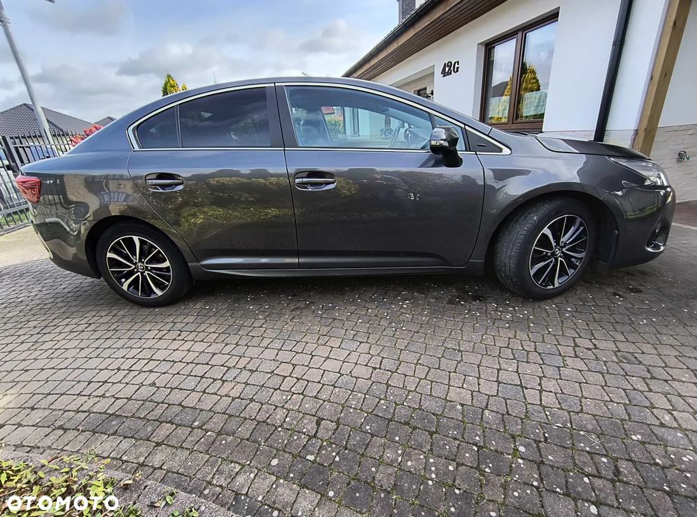 Toyota Avensis 1.8 Premium - 8