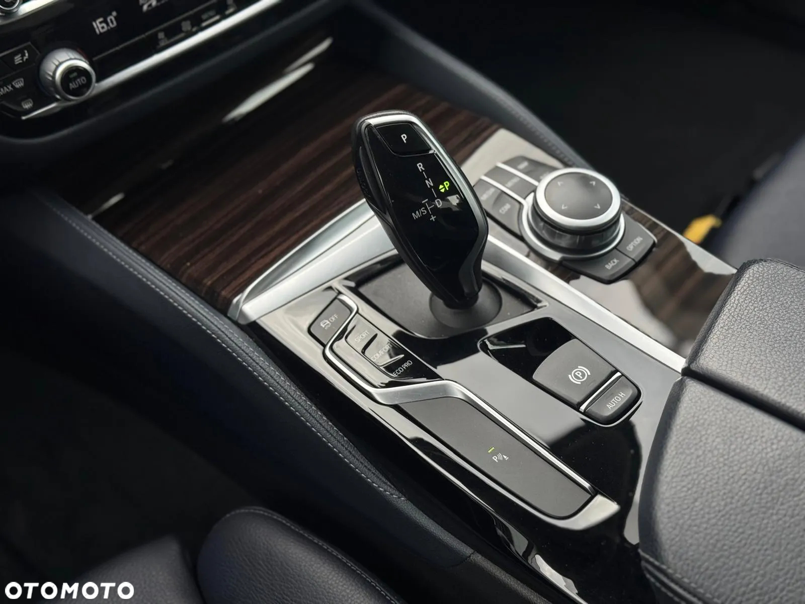 BMW Seria 5 540i xDrive Luxury Line - 13