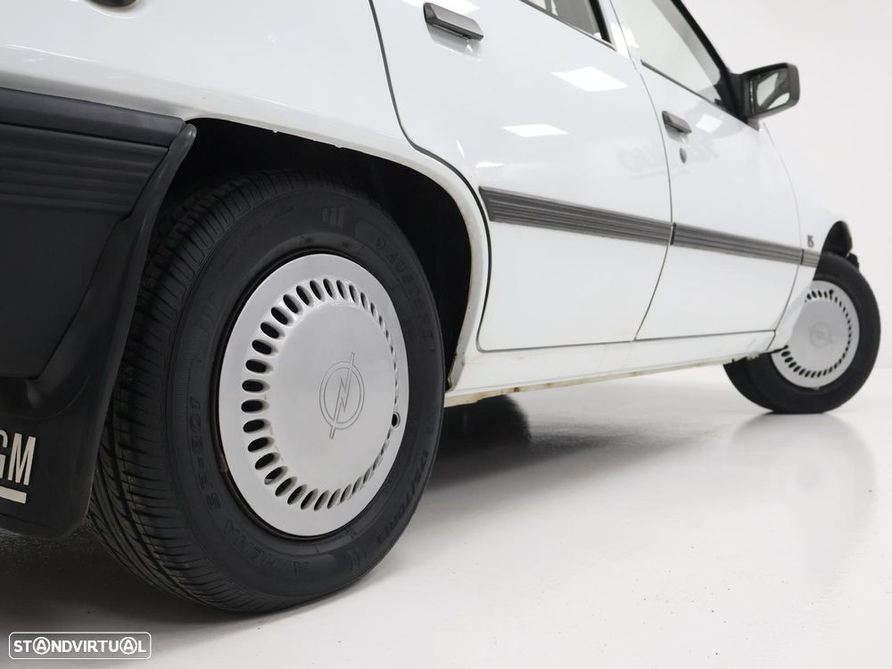 Opel Kadett 1.2 LS - 7