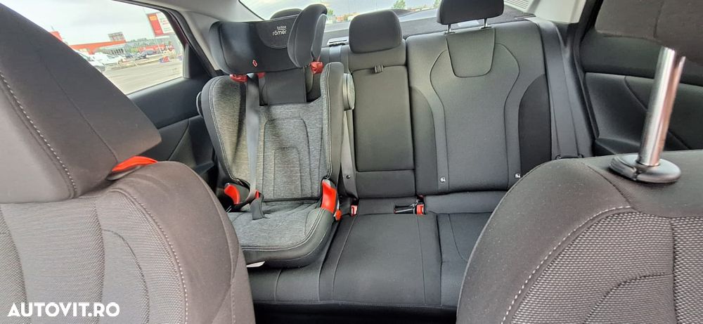 Hyundai Elantra 1.6 l 123 CP CVT Exclusive Navi - 8
