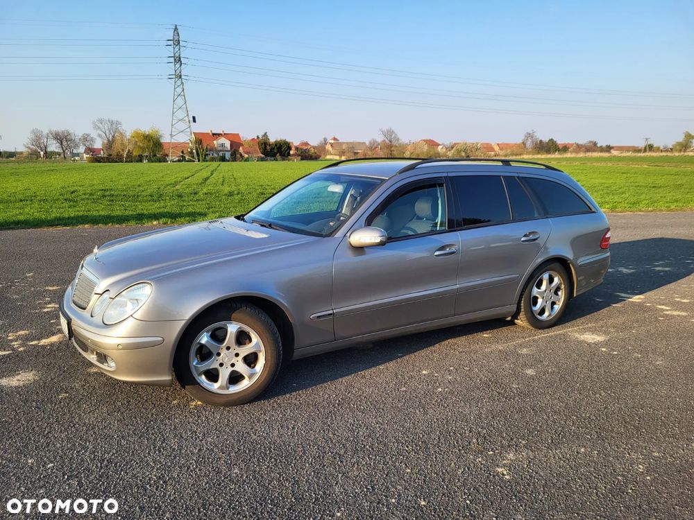 Mercedes-Benz Klasa E 320 T Classic - 1