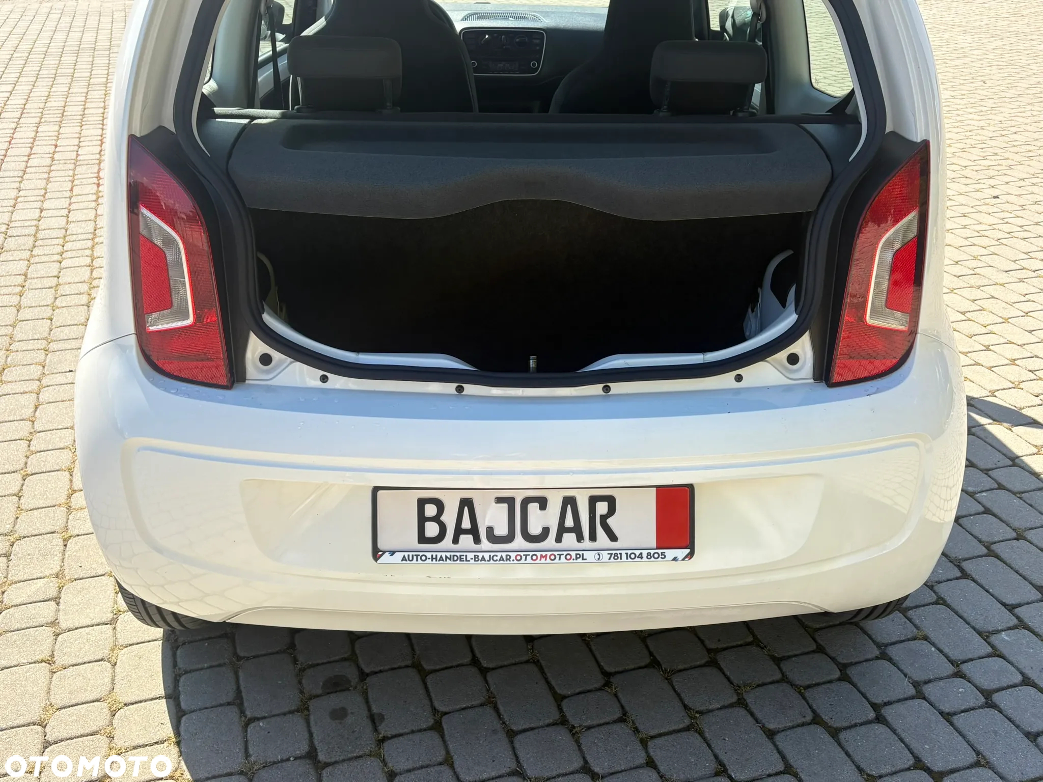Volkswagen up! white style - 11