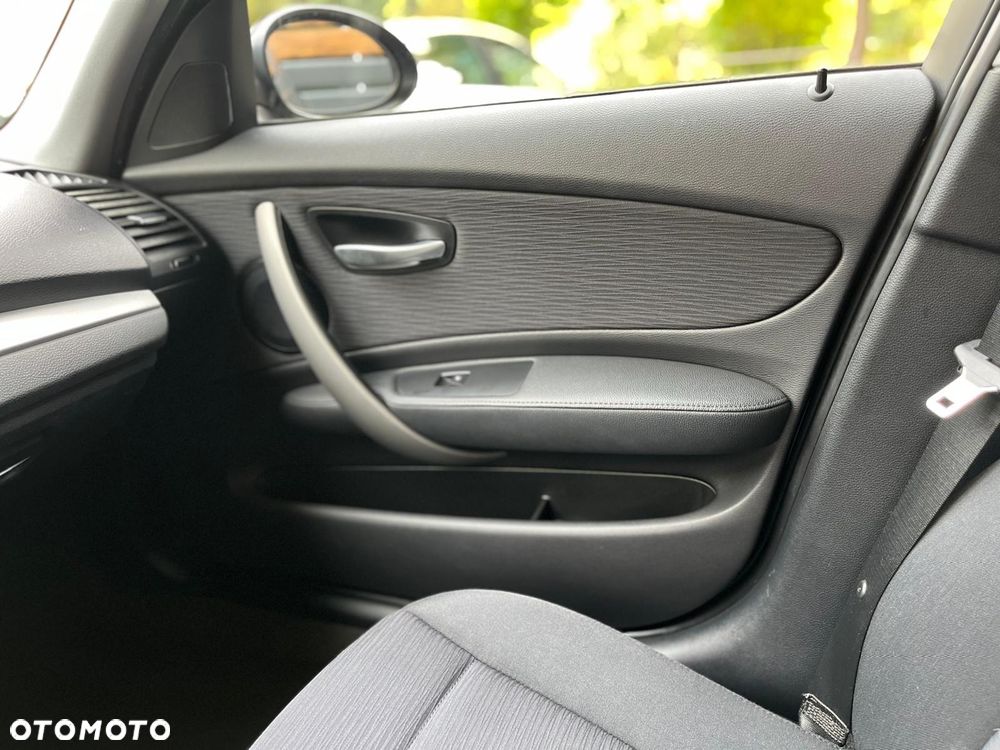 BMW Seria 1 116d DPF - 30