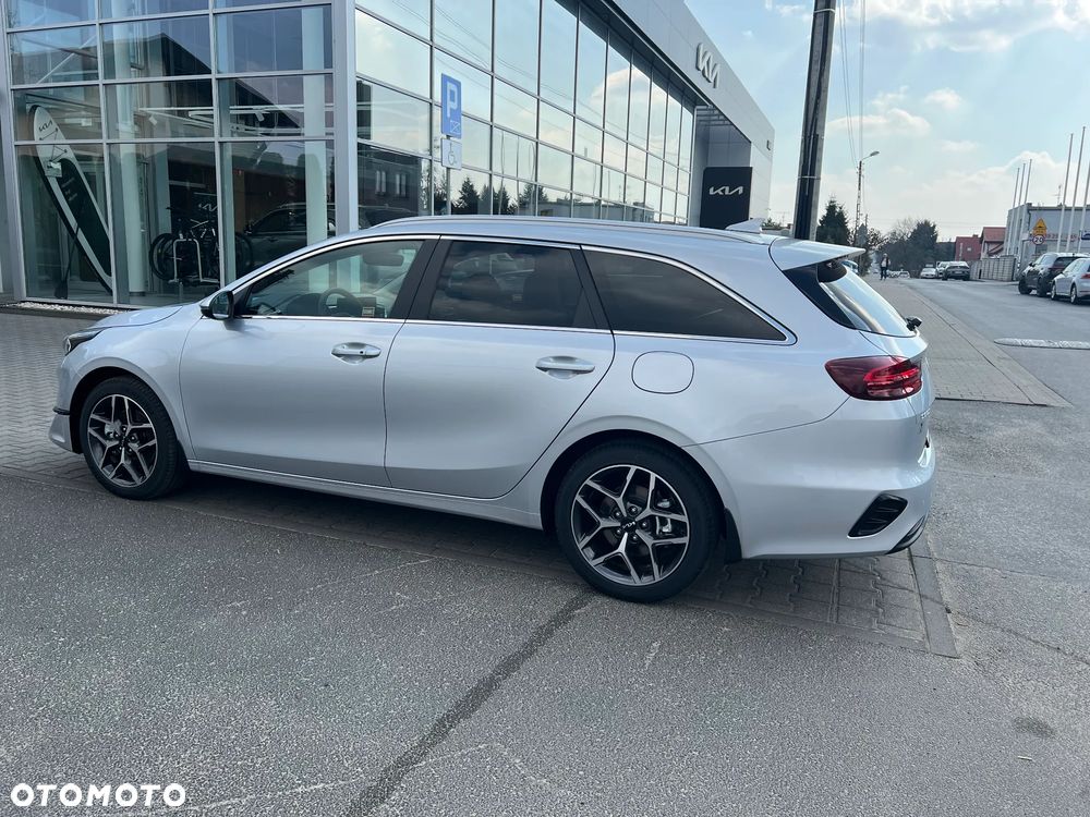 Kia Ceed - 12