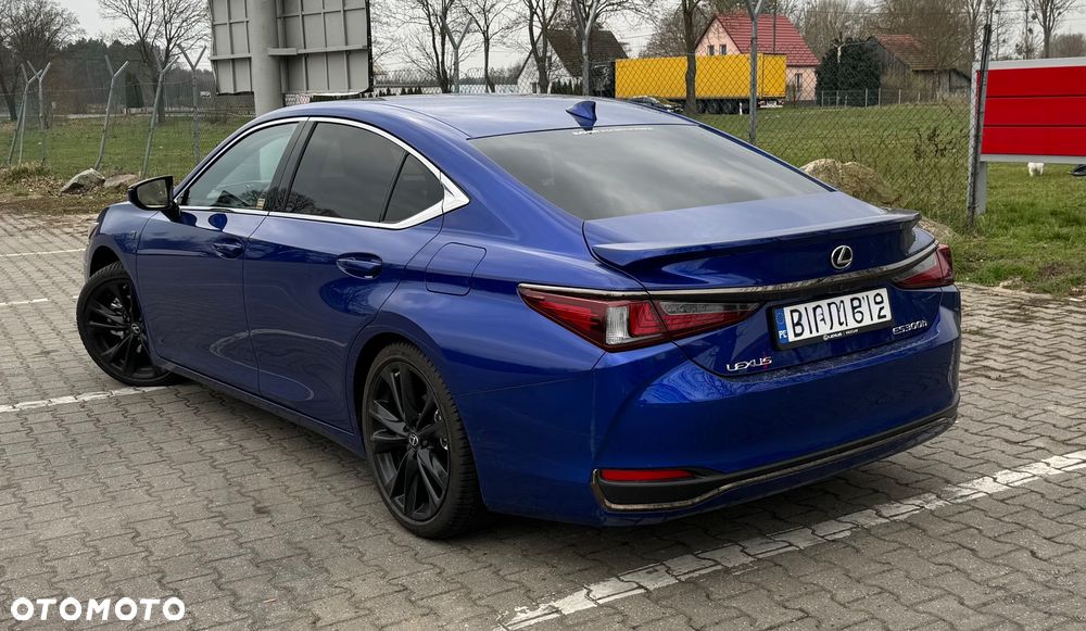 Lexus ES 300h F Sport Design - 5