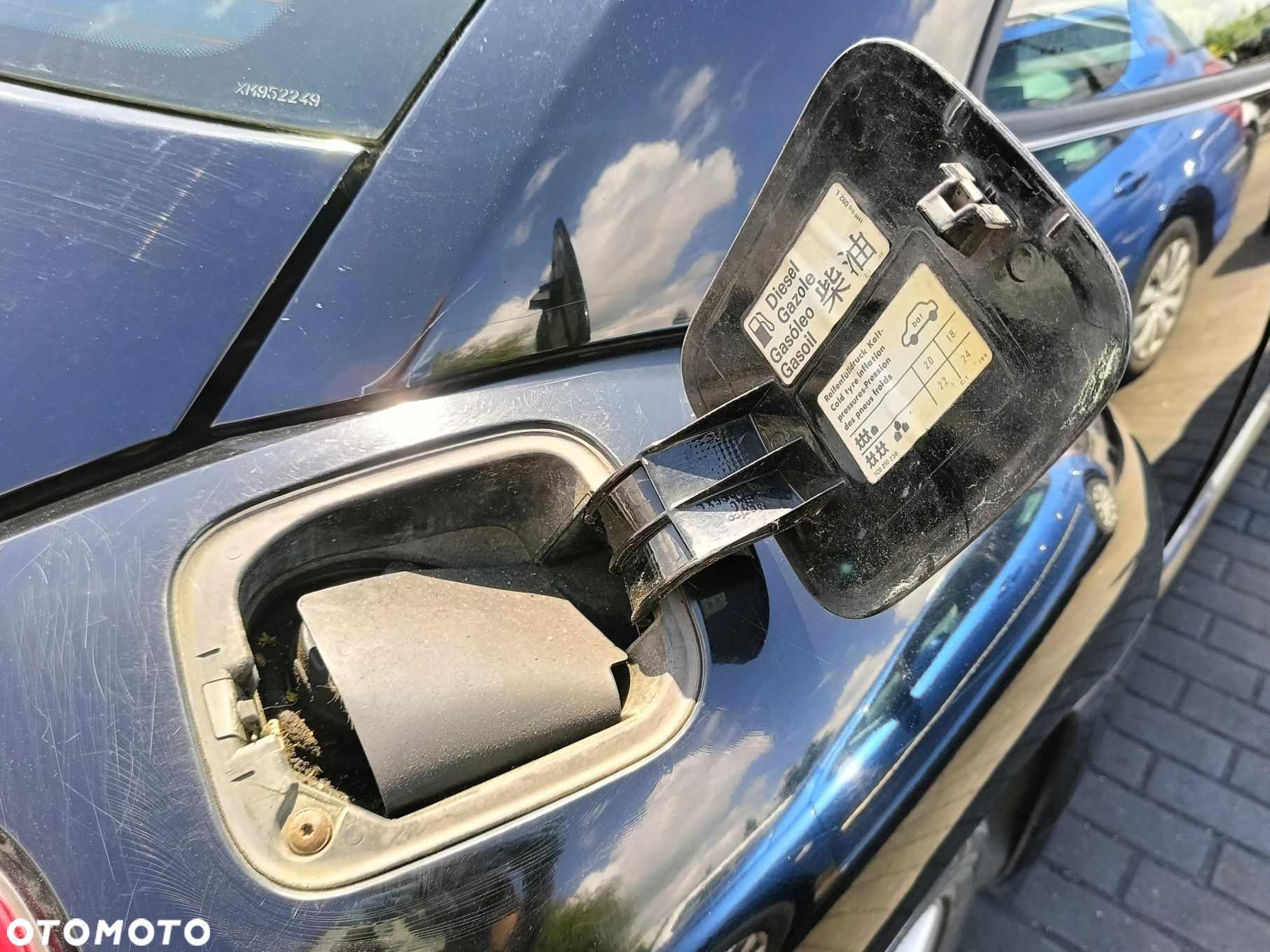 VW New Beetle 98-10 KLAPKA WLEWU PALIWA kod lakieru L041 - 4