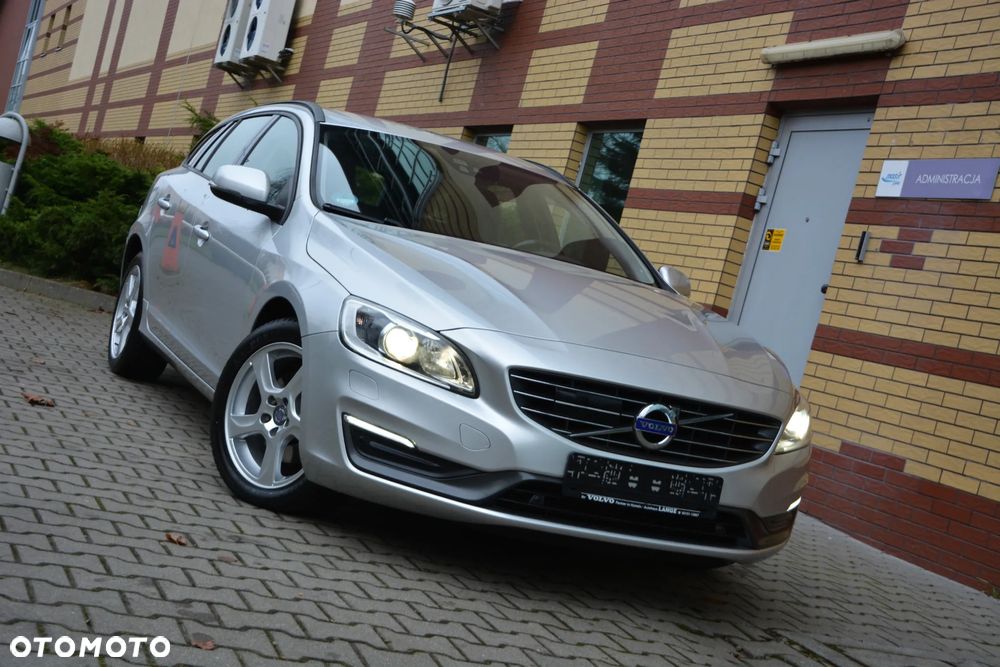 Volvo V60 D4 Geartronic Summum - 1