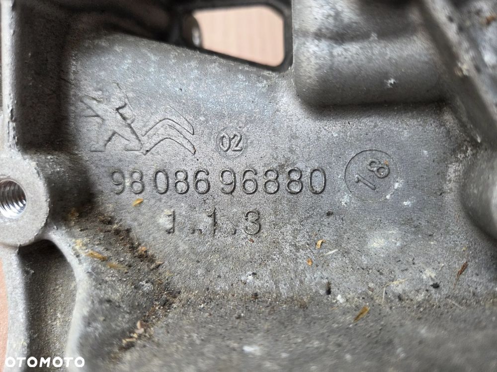 Łapa wspornik podstawa kompresora Peugeot Citroen 1.5 BLUEHDI - 4