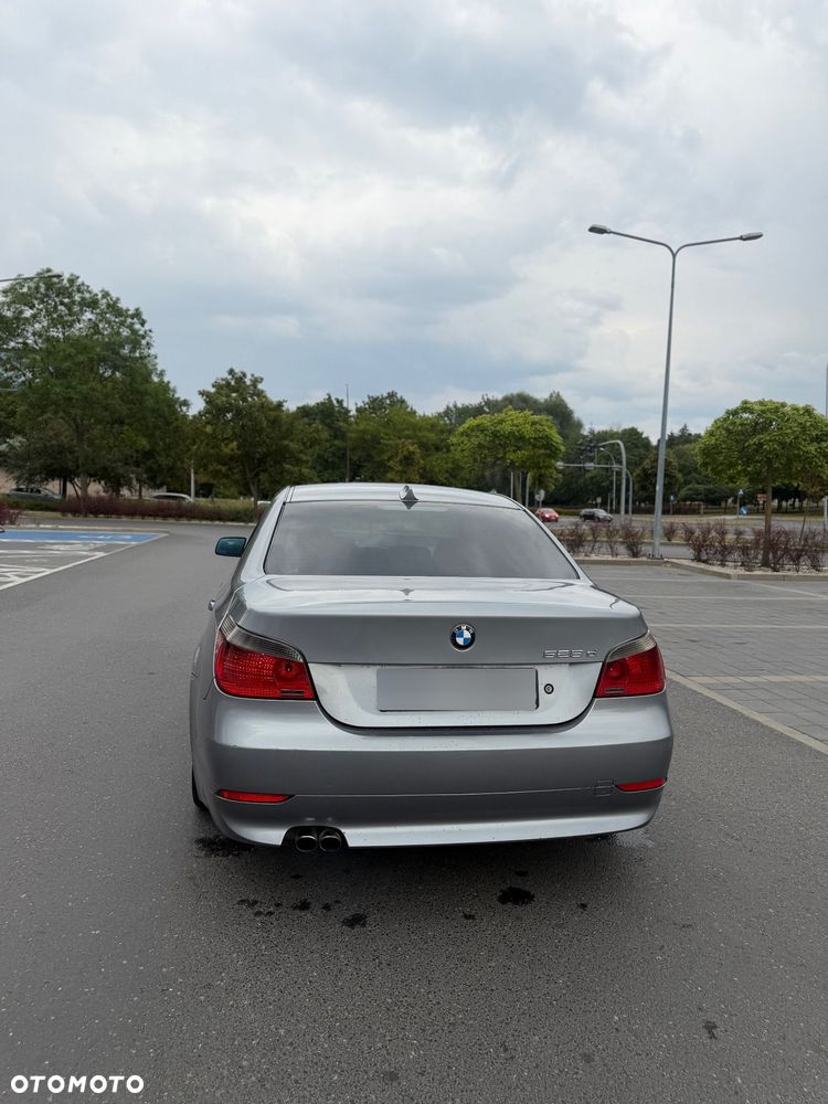 BMW Seria 5 525d - 16