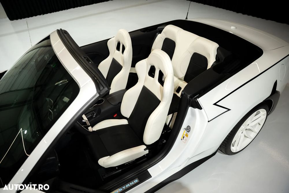 Ford Mustang - 24