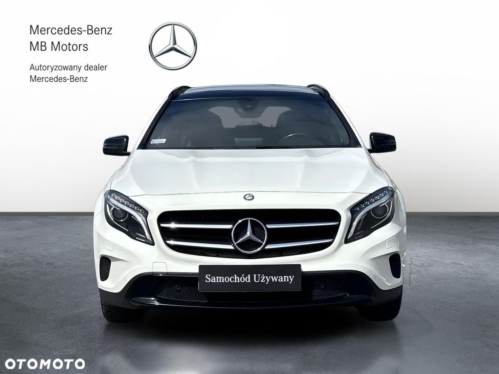 Mercedes-Benz GLA - 9