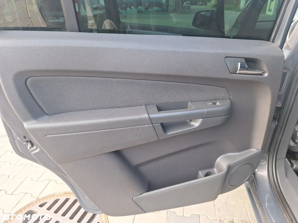 Opel Zafira 1.8 Innovation 110 Jahre - 18