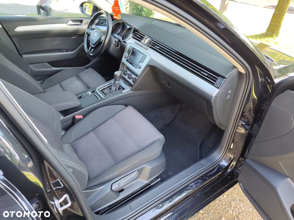 Volkswagen Passat 2.0 TDI (BlueMotion Technology) DSG Comfortline - 19