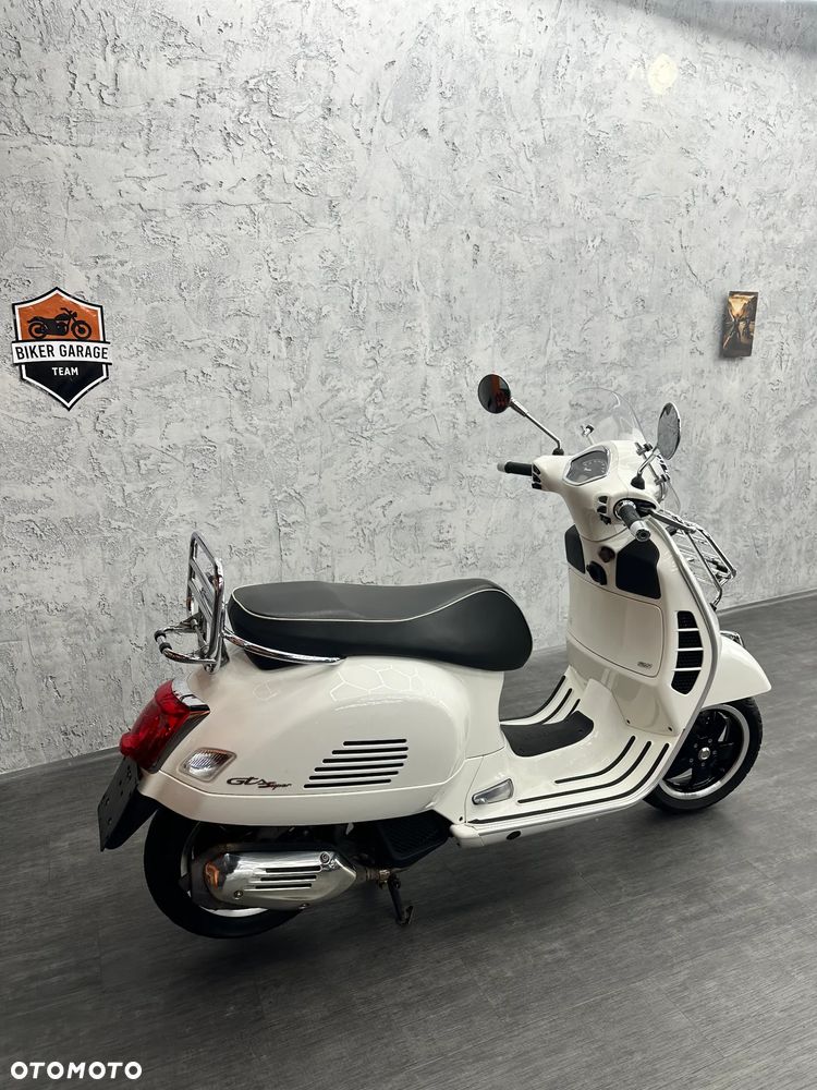 Vespa GTS - 19