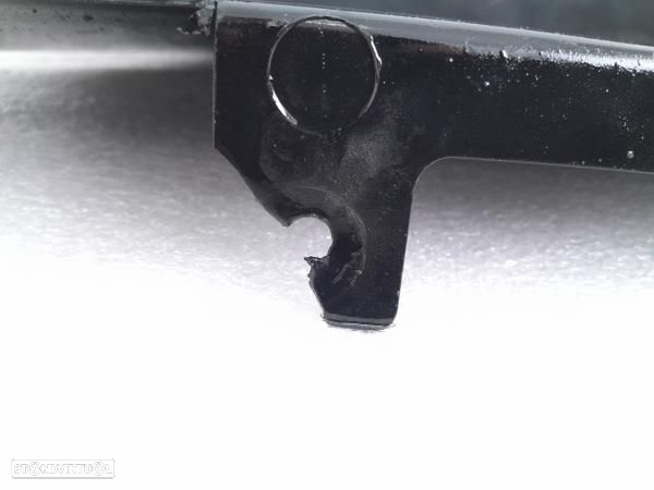 Cave Roda Tras Esq  Mercedes-Benz Vito / Mixto Caixa (W639) - 2