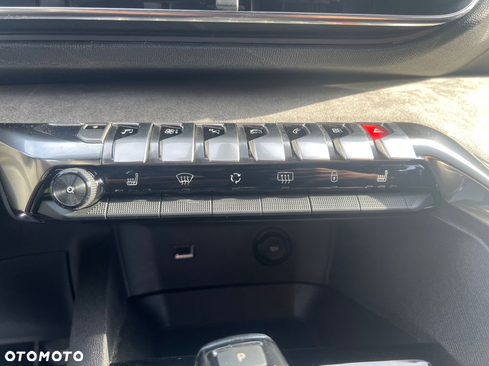 Peugeot 3008 1.6 PureTech HYbrid4 GT S&S EAT8 - 19