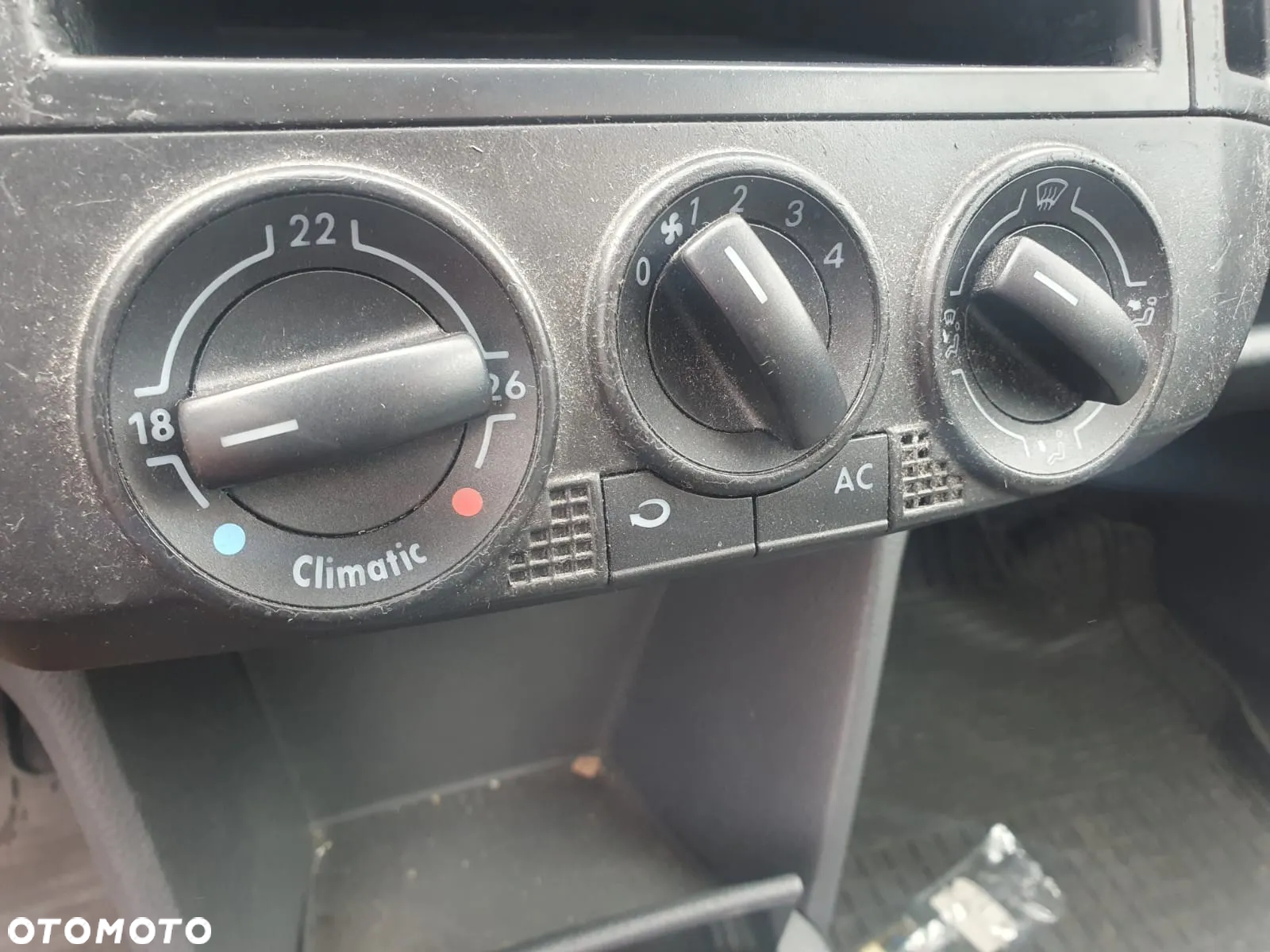 Klapa tylna szyba VW volkswagen POLO 9N 03r 3D 1.2 b kod L041 - 2