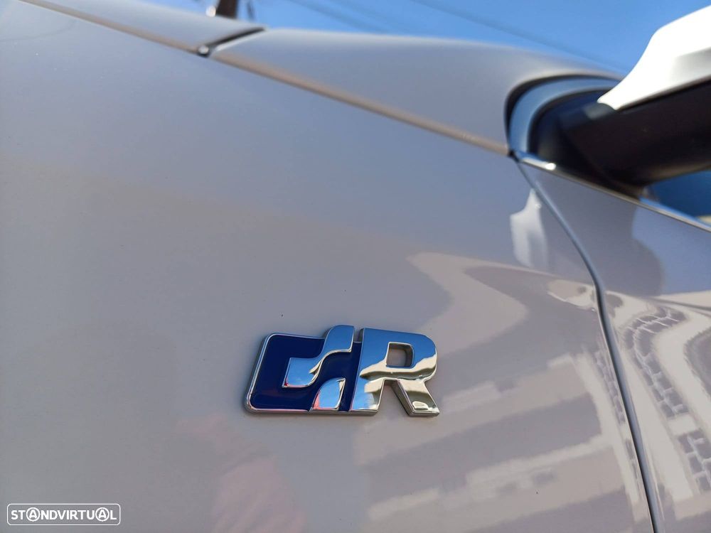 VW Passat 2.0 TDI Sportline R-Line - 9