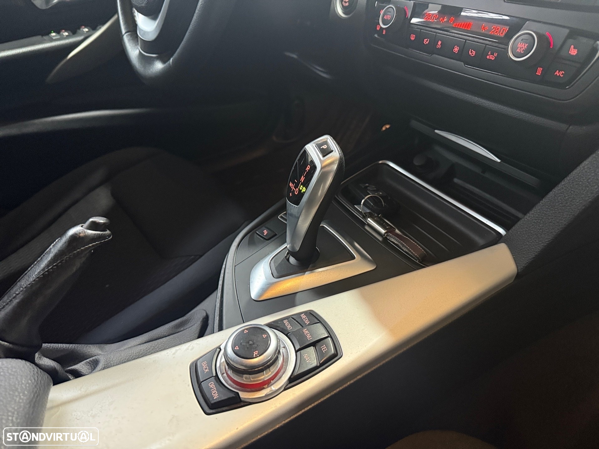 BMW 318 d Aut. - 12