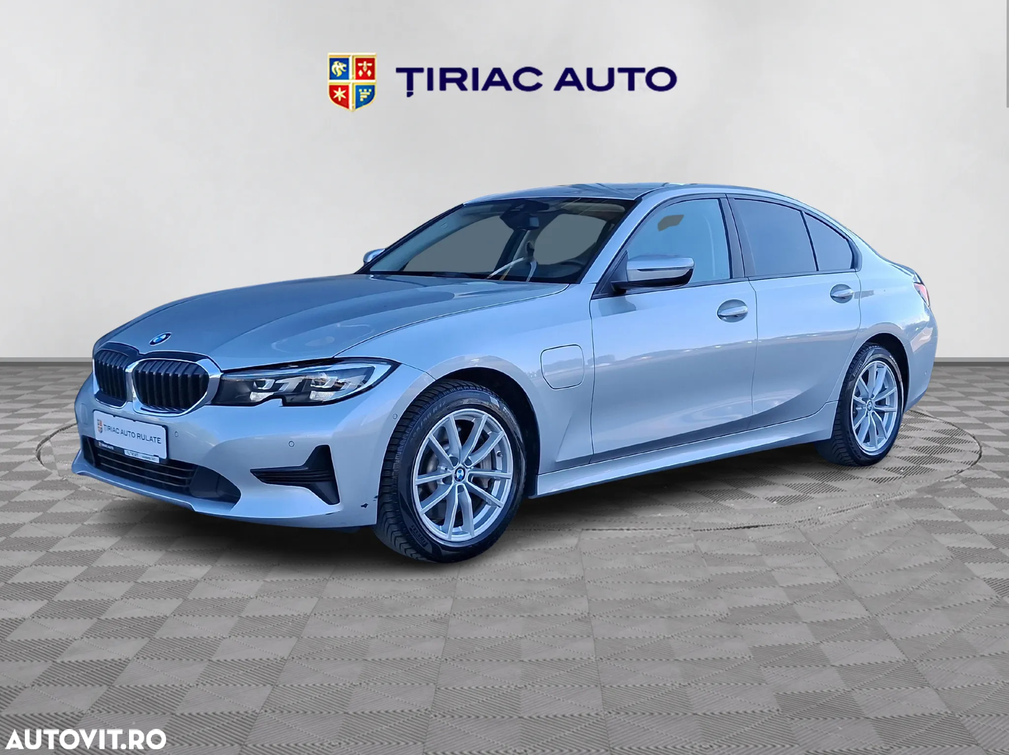 BMW Seria 3 330e Aut. Advantage - 2