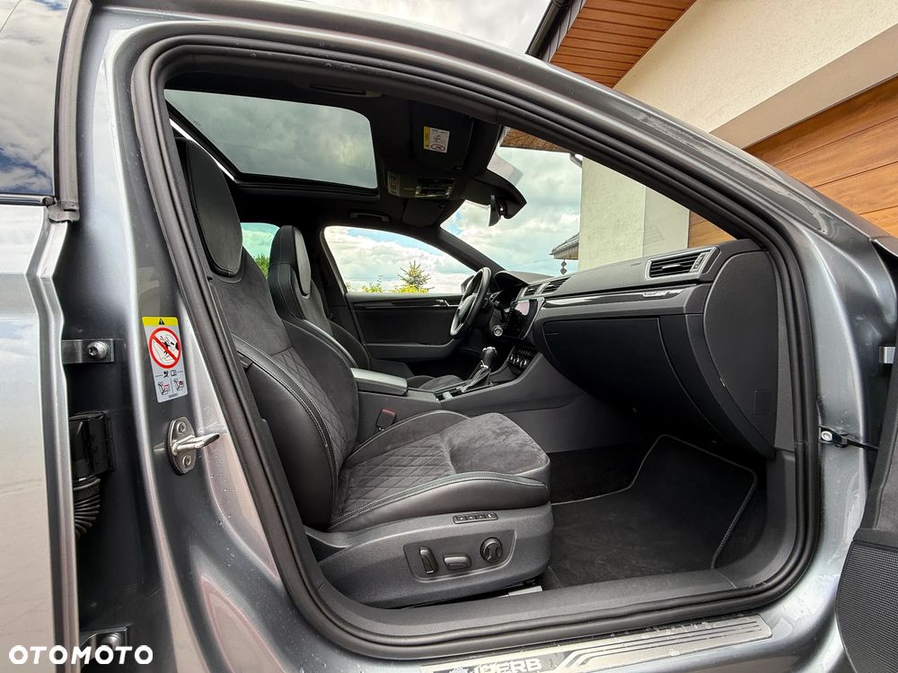 Skoda Superb Combi 2.0 TDI DSG SportLine - 12