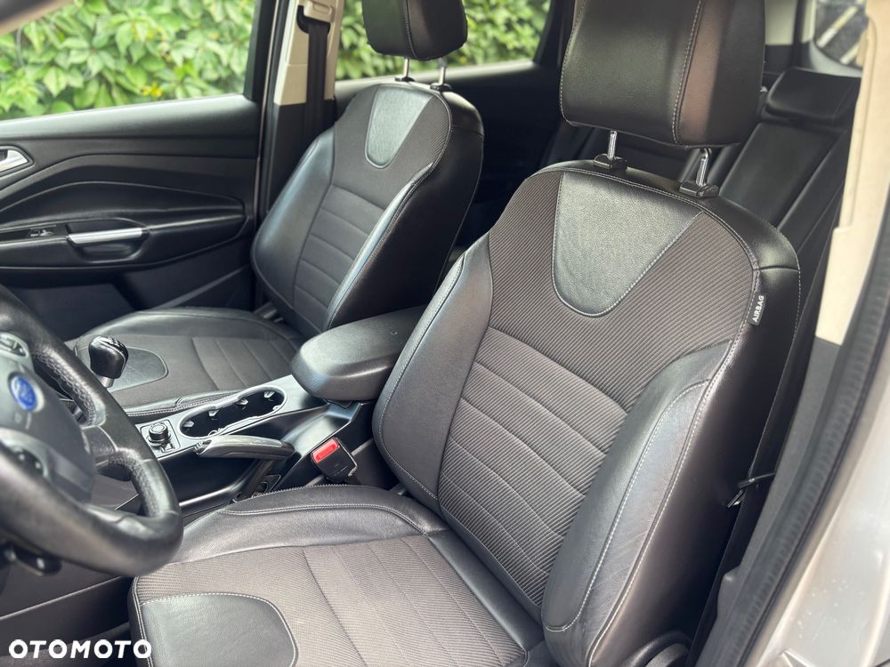 Ford Kuga 2.0 TDCi 2x4 Titanium - 17