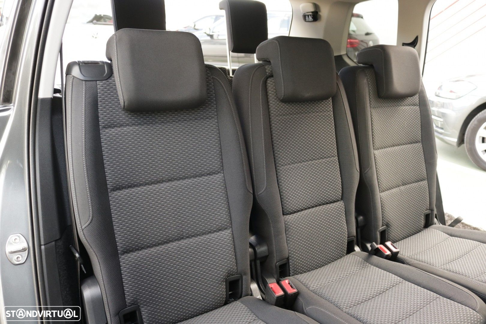 VW Touran 1.6 TDI Confortline DSG - 23