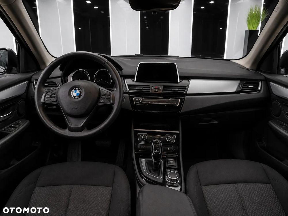 BMW Seria 2 218i GT - 7