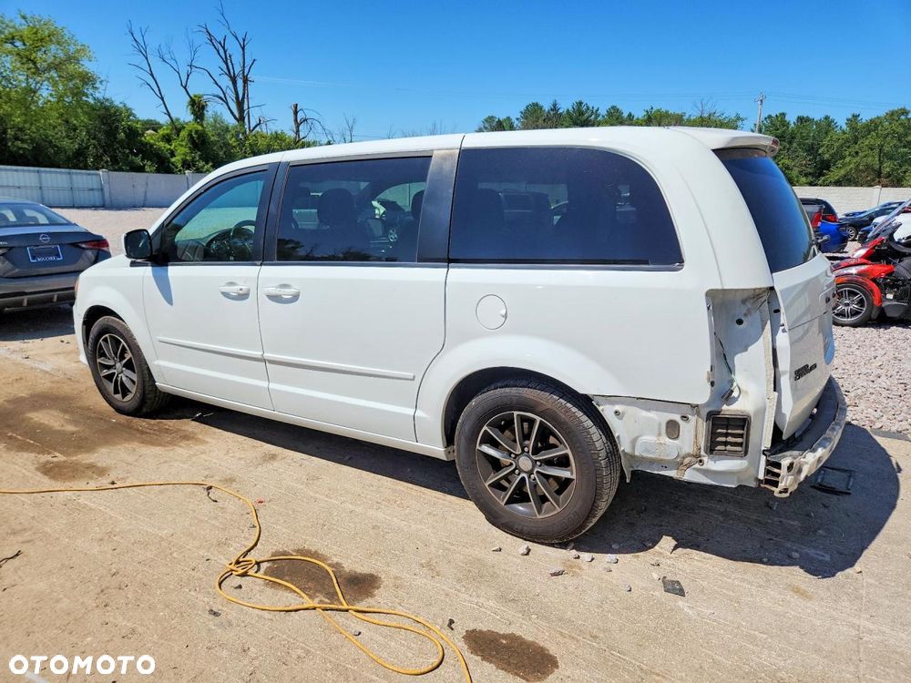 Dodge Grand Caravan - 4