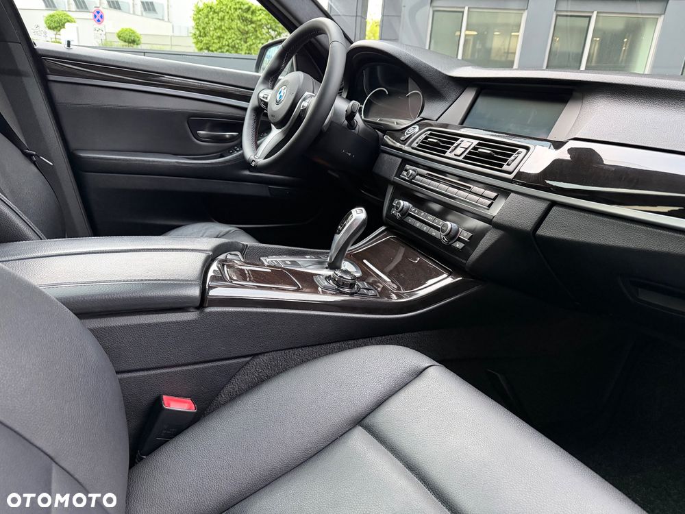 BMW Seria 5 528i xDrive - 19