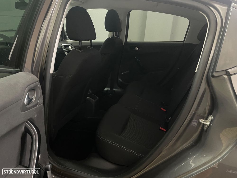 Peugeot 208 PureTech 82 Start & Stop Active - 11